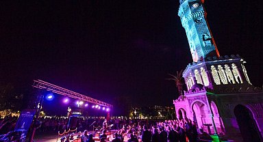 İzmir’de Cumhuriyet Bayramı'nın 101. yılı kutlamaları sürüyor