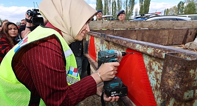 Jandarma Ekipleri Sürücüleri Bilgilendirmeye Devam Ediyor: 