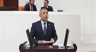 Karatutlu: Sağlık Bakanlığı hekimlerin haklarını kısıtlayan yönetmelikler peşinde