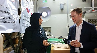 Katar ve Fransa'ya ait iki uçak Beyrut'a ulaştı