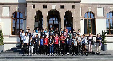 Konya Büyükşehir Belediyesinden ilçelerdeki öğrencilere tarihi gezi
