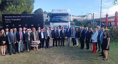 Mengerler Ticaret'in Mercedes-Benz Actros 1848 LS çekici teslimat töreni yapıldı