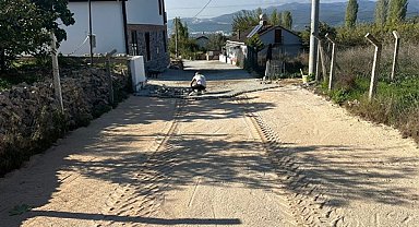 Orhangazi Belediyesi parke döşeme işlemlerini sürdürüyor