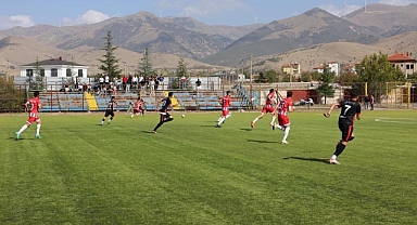 Sandıklı Spor ve Denizli İdman Yurdu Güreller Spor Beraberliği Bozamadı