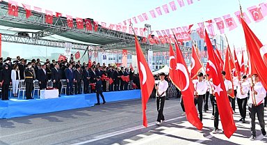 Şanlıurfa'da Cumhuriyetin 101. yılı törenlerle kutlandı