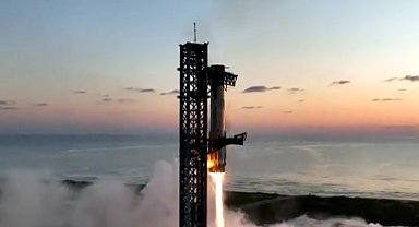 SpaceX şimdiye kadarki en iddialı Starship test uçuşunu başarıyla gerçekleştirdi