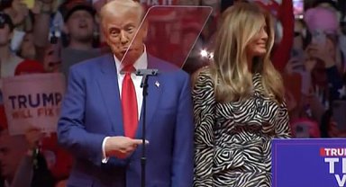 Trump New York mitinginde ünlüleri topladı