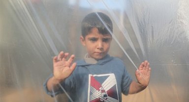UNRWA: Deir al-Balah'ta insanlar bir ekmek bile bulmakta zorlanıyor