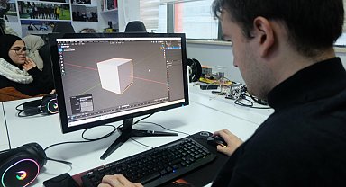 Zeytinburnu gençleri, 3D dünyasını keşfediyor