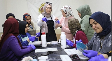 Afyonkarahisar Belediyesi Bilgi Evlerinde Eğitimler Devam Ediyor