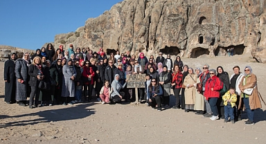 Afyonkarahisar Belediyesi, Emekçi Kadınlarla Frig Vadisi'ni Keşfetti