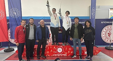 Afyonkarahisar’da 10 Kasım Atatürk’ü Anma Eskrim İl Birinciliği Müsabakaları Düzenlendi