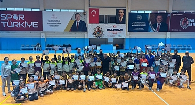 Afyonkarahisar’da 10 Kasım Atatürk’ü Anma Günü Hentbol Müsabakaları Coşkuyla Gerçekleşti