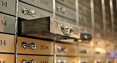 Afyonkarahisar’da Emekli Banka Çalışanından 14 Milyonluk Soygun: Kasayı Çilingire Açtırdı