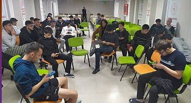 Afyonkarahisar Tınaztepe Yurdu’nda 90’lar Nostalji Oyunları Turnuvası Heyecanı Sona Erdi