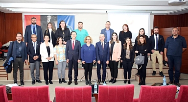 AKÜ’den Gıda Atıkları Semineri: Günde 4,5 Milyon Ekmek İsraf Ediliyor