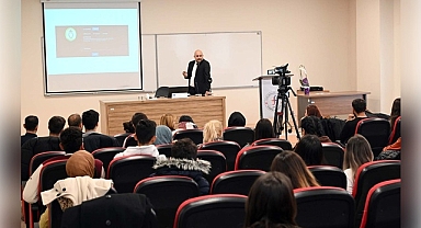 AKÜ Turizm Fakültesi’nde “Otel İşletmeciliğinde E-Ticaret ve Sosyal Medya” Konferansı Düzenlendi