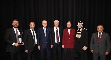 Cumhurbaşkanlığı Külliyesi’nde Afyonkarahisarlı İş Adamına Özel Ödül