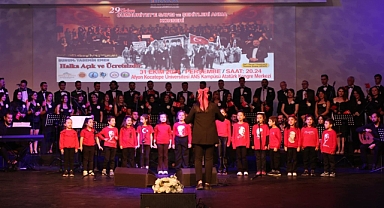 Cumhuriyetimizin 101. Yılı, AKSAM'dan Unutulmaz Bir Konserle Kutlandı