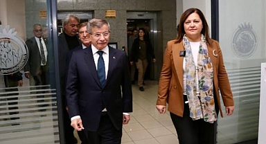 Davutoğlu, Afyonkarahisar Belediye Başkanı Köksal ile görüştü