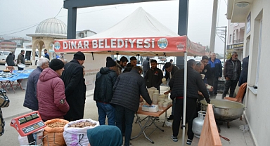 Dinar Belediyesi’nden Pazarcı Esnafına Sıcak Çorba İkramı