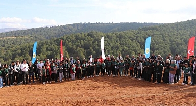 Dinar’da 11 Kasım Milli Ağaçlandırma Günü’nde 1000 Fidan Dikildi