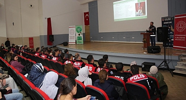 Kamil Miras Anadolu Lisesi’nde “En İyi Narkotik Polisi Anne” Eğitimi Verildi