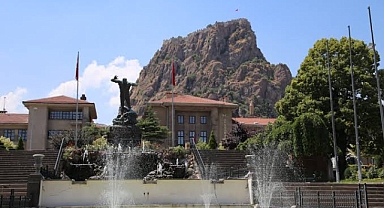 Kuveytli Fenomenler Afyonkarahisar’da! Şehrin Güzelliklerini Dünyaya Tanıtacaklar