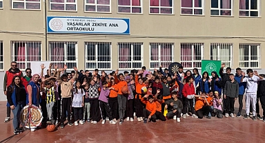 Sandıklı Gençlik Merkezi, “Merkezim Her Yerde” Projesiyle Çocuk Şenlikleri Düzenliyor