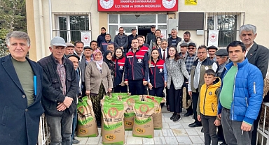 Sinanpaşa’da Çiftçilere %50 Hibeli Sertifikalı Buğday Tohumu Desteği