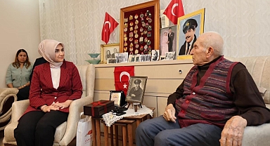 Vali Yiğitbaşı’ndan Tarihi Ziyaret: 93 Yaşındaki Emekli Asker Mustafa Pekbey’e Anlamlı Ziyaret