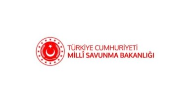 Yunan botunun can salıyla denize bıraktığı göçmenleri Sahil Güvenlik kurtardı