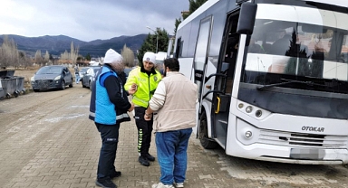 Afyonkarahisar'da 332 Okul Servis Aracına Ceza Kesildi