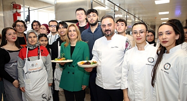 Afyonkarahisar’ın Yöresel Lezzetleri, Şef Hamza Kalkan ile AKÜ’de Tanıtıldı