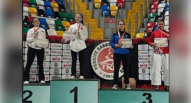 Afyonlu Tuğba'dan Büyük Zafer: Uluslararası Boğaz İçi Karate Turnuvası’nda Şampiyonluk