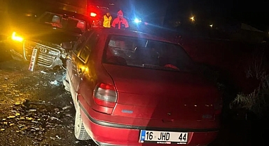 Belediye Başkanı zincirleme trafik kazasında yaralandı.