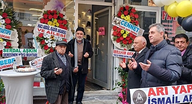 Çay İlçesinde NO 1 Ayakkabı ve Çanta Mağazası Açıldı