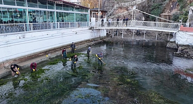 Dinar Suçıkan Park Yenileniyor: Temizlik Çalışmaları Devam Ediyor
