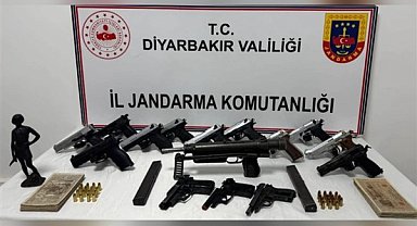 Diyarbakır'da ruhsatsız silah ve tarihi eser operasyonu