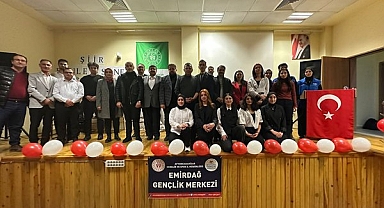 Emirdağ’da Sanat Gecesi: “Dizelerden Ezgilere” Programı Yoğun İlgi Gördü