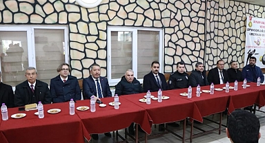 Kaymakam Duru ve Başkan Topçu Vatandaşlarla El Ele