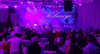 Kibariye, Akrones’te Muhteşem Bir Yılbaşı Gecesi Yaşattı