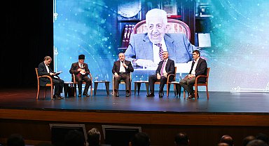 Saadet Partisi Kurucu Genel Başkanı Recai Kutan, Esenler'de anıldı