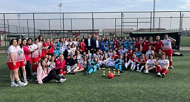 Afyonkarahisar’da Genç Kızlar Futbol Sahasında Parladı