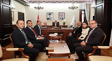 Vali Yiğitbaşı'ndan Yoğun Görüşme Trafiği