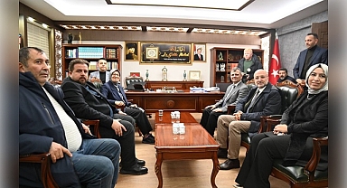 AK Parti Heyeti Emirdağ’da Vatandaşlarla Bir Araya Geldi