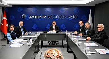 Dinar Belediye Başkanı Veysel Topçu, Akdeniz Belediyeler Birliği Toplantısına Katıldı