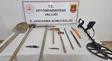 Afyonkarahisar'da İzinsiz Kazı Yapan 3 Şahıs Suçüstü Yakalandı