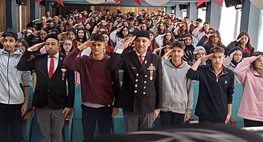 Afyonkarahisar'da Öğrencilere Vatan,Şehitlik ve Bayrak Sevgisi Eğitimi