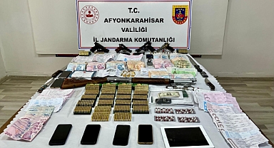 Afyonkarahisar’da Tefecilik Operasyonu:237 Milyon TL’ye El Konuldu
